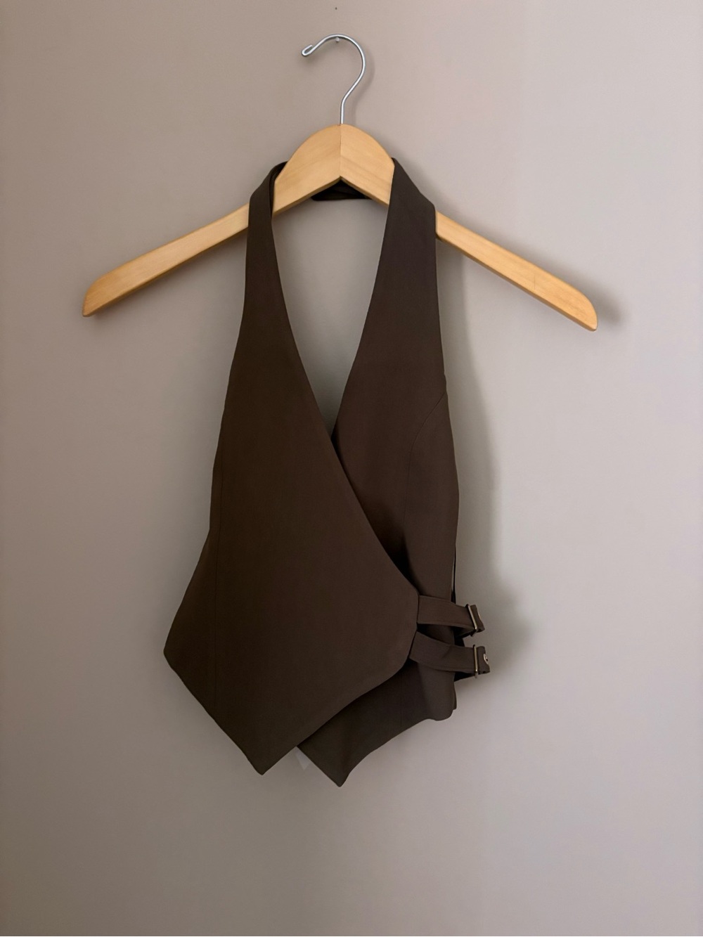 Vestique Halter Wrap Top in Chocolate Brown with gold bucket details NWTs Sz Sm - Picture 2 of 6